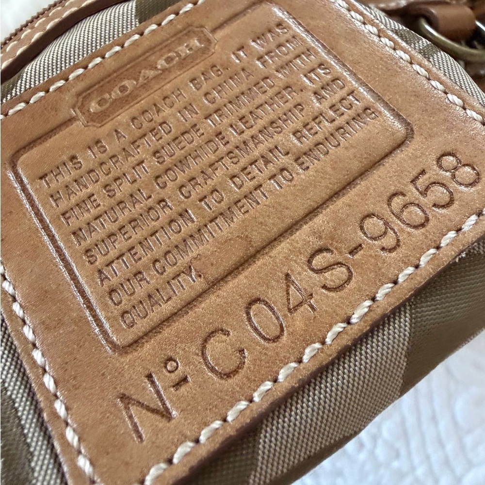 Vintage Coach Soho Tan Suede Hobo
Shoulder Bag 9658 Y2K Buckle Strap - Picture 9 of 9